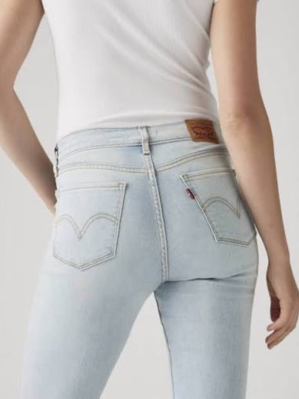 Levi’s Classic Straight Jean, Light Wash, Size 16W